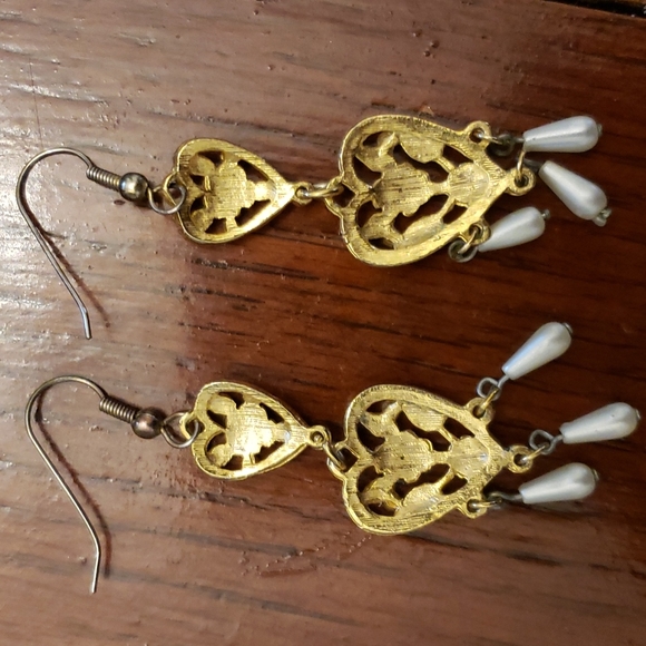 New Fashion Earrings - Picture 3 of 3
